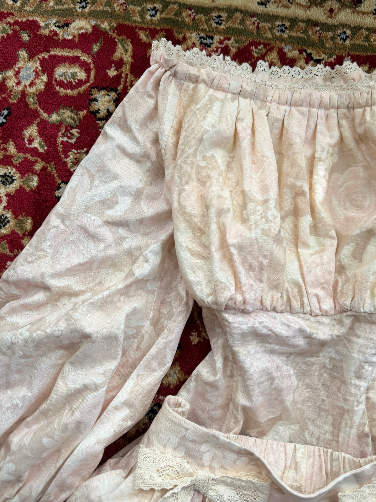 Italian Linen Lantern Sleeve (Antique Floral)