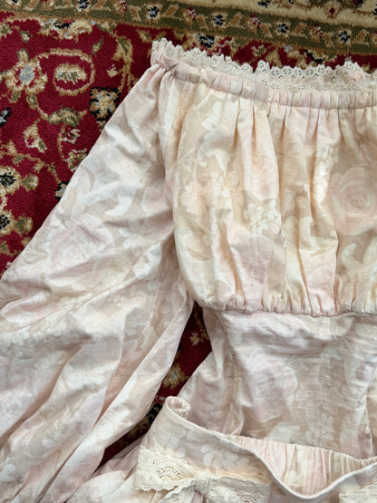 Italian Linen Lantern Sleeve (Antique Floral)