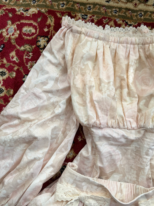 Italian Linen Lantern Sleeve (Antique Floral)