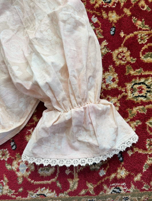 Italian Linen Lantern Sleeve (Antique Floral)